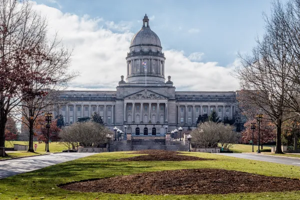 Kentucky Capitol from Wikipedia, photo by Mobilus In Mobili