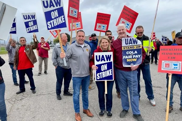 President Shuler on the picket line. AFL-CIO photo