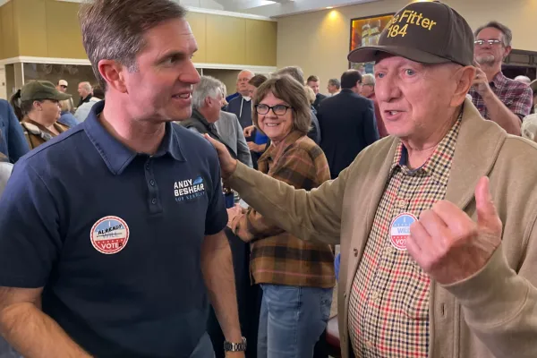 Gov. Beshear and Larry Sanderson      Photo by BERRY CRAIG