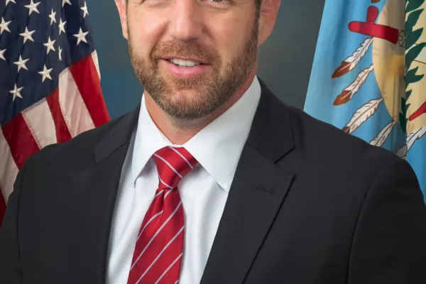 Sen. Markwayne Mullin     Official U.S. Senate photo
