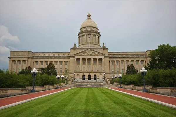 800px-kentucky_statehouse.jpg