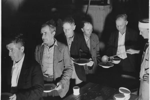 lossy-page1-762px-photograph_of_a_soup_kitchen_during_the_depression_-_nara_-_196174.tif_.jpg