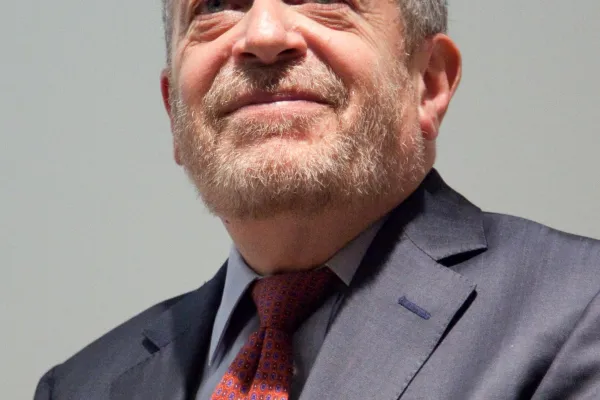 robert_reich_edmond_j._safra_center_for_ethics_cropped.jpg
