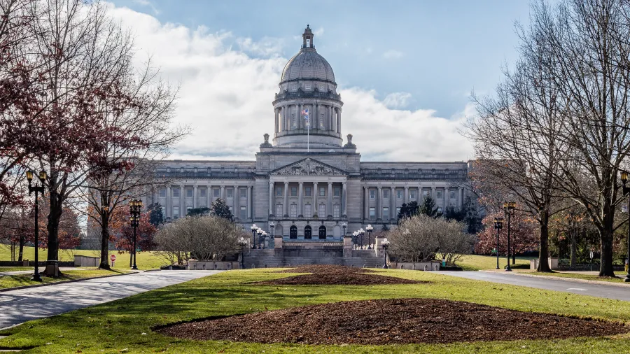Kentucky Capitol from Wikipedia, photo by Mobilus In Mobili